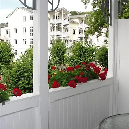 Ferienappartement-jasmund-11 *